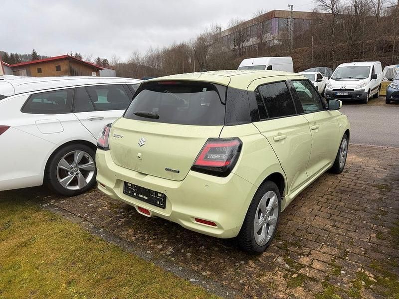 Gebraucht Suzuki Swift Comfort 83 PS (61 kW) 2025 Gelb Kleinwagen