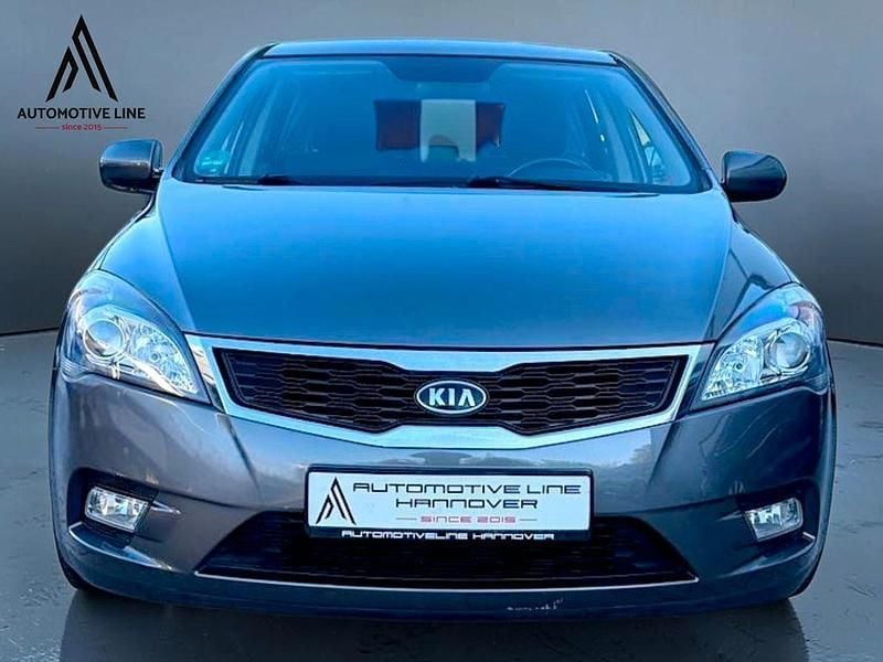 Gebraucht Kia Ceed 90 PS (66 kW) 2010 Grau Kleinwagen