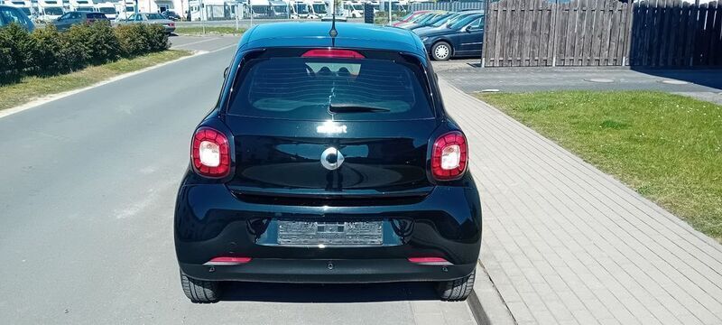 Gebraucht Smart ForFour Passion 90 PS (66 kW) 2015 Schwarz Kleinwagen