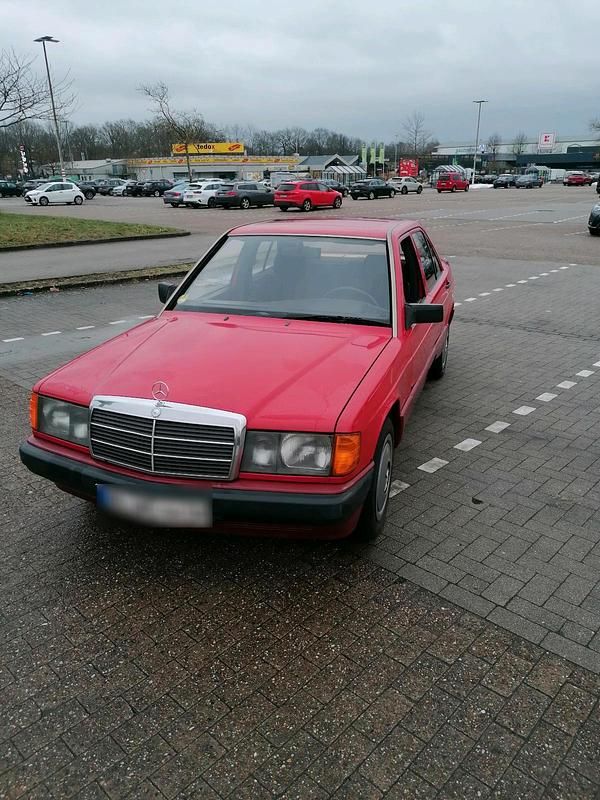 Rot Gebraucht 1989 Mercedes 190 Limousine | 2.900 € - Bild 1/4