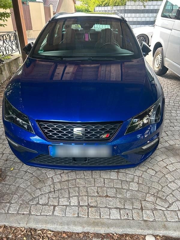 Blau Gebraucht 2017 Cupra Leon Kombi | 23.500 € (Fairer Preis) - Bild 1/4