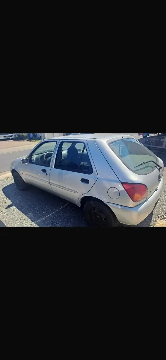 Gebraucht Ford Fiesta 75 PS (55 kW) 1999 Silber Kleinwagen