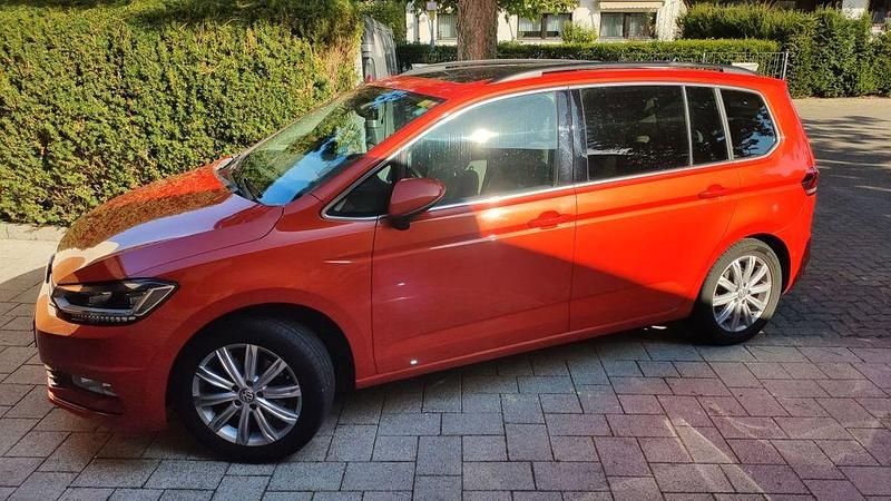 Gebraucht VW Touran Highline 150 PS (110 kW) 2017 Orange Van / Kleinbus