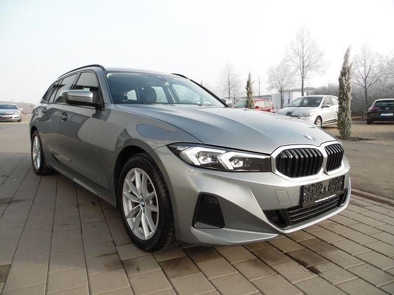 Gebraucht BMW 318 Performance 150 PS (110 kW) 2023 Grau Kombi