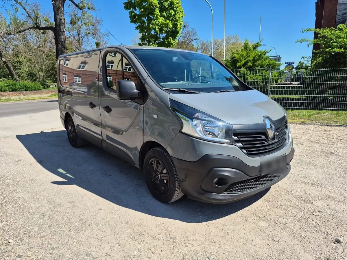 Gebraucht Renault Trafic 145 PS (106 kW) 2017 Grau Van / Kleinbus