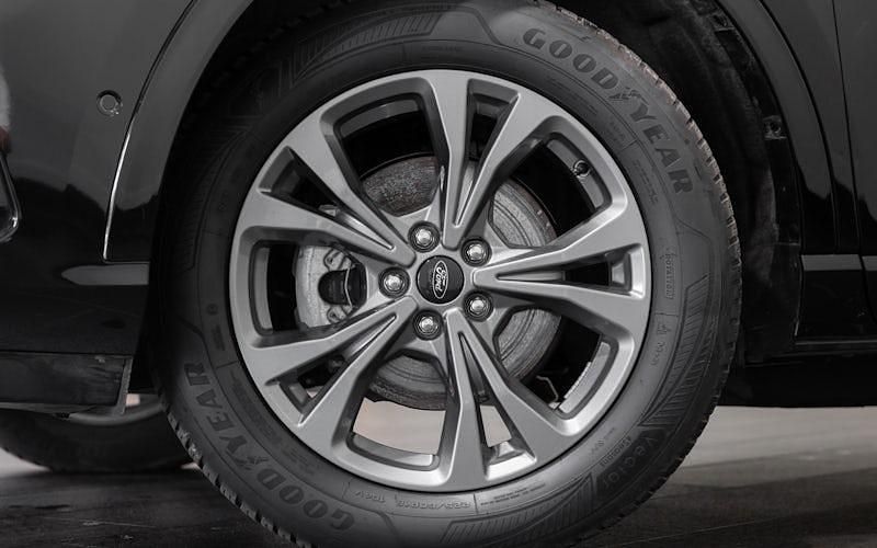 Gebraucht Ford Kuga ST-Line 224 PS (164 kW) 2024 Agate black SUV