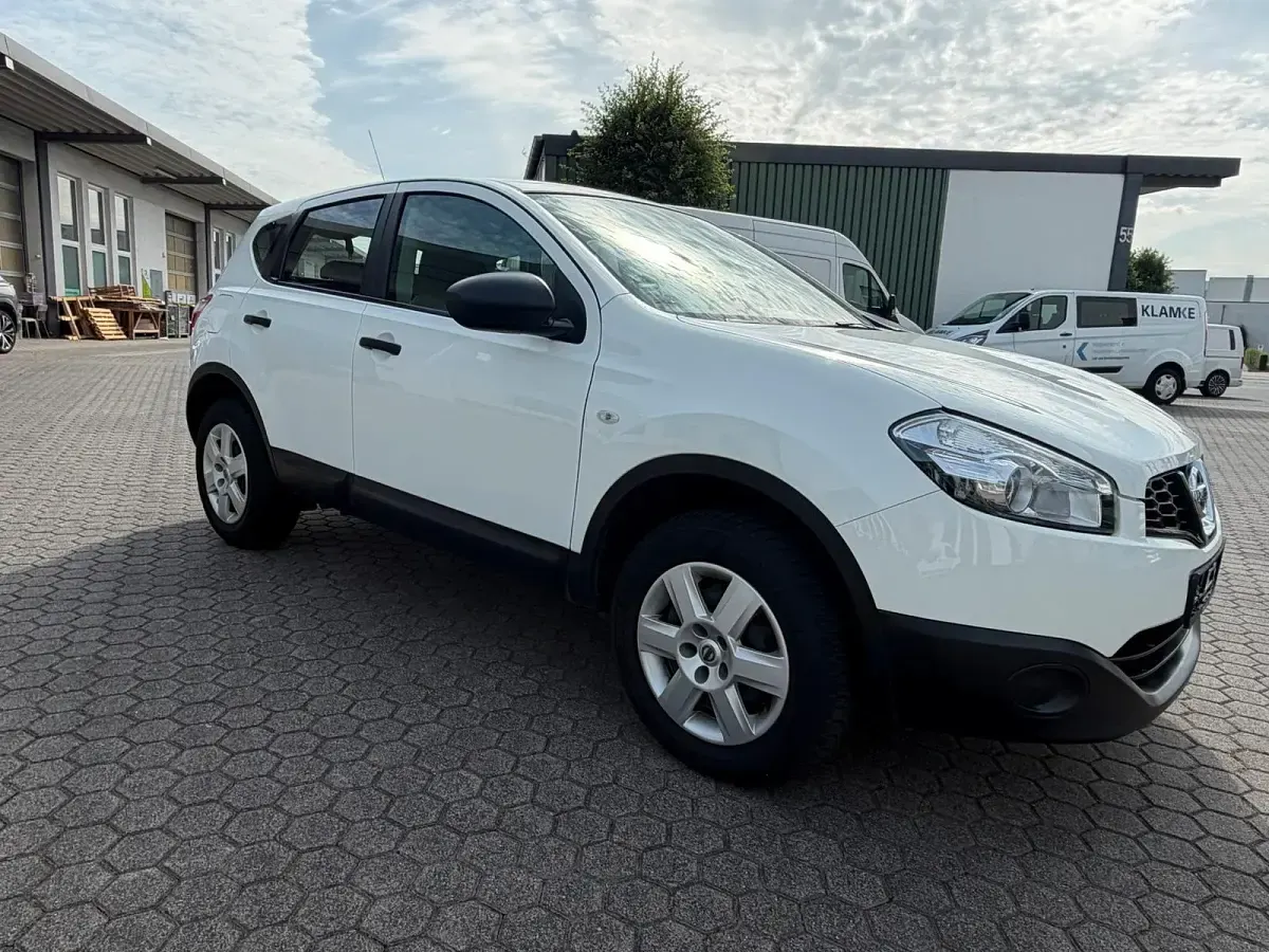 Gebraucht Nissan Qashqai 102 PS (75 kW) 2012 Weiß SUV