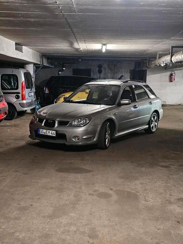 Silber Gebraucht 2006 Subaru Impreza Kombi | 3.000 € (Fairer Preis) - Bild 1/4
