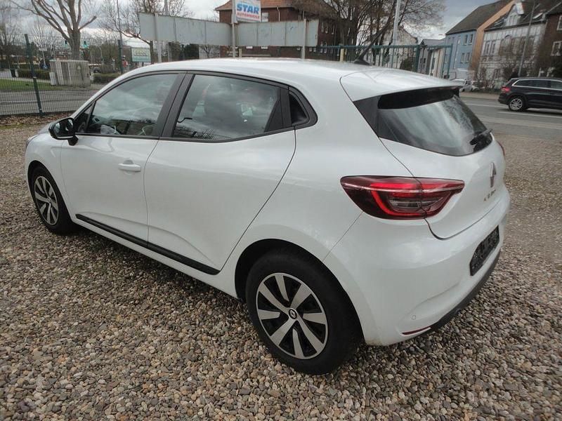 Gebraucht Renault Clio V Equilibre 67 PS (49 kW) 2023 Weiß Limousine