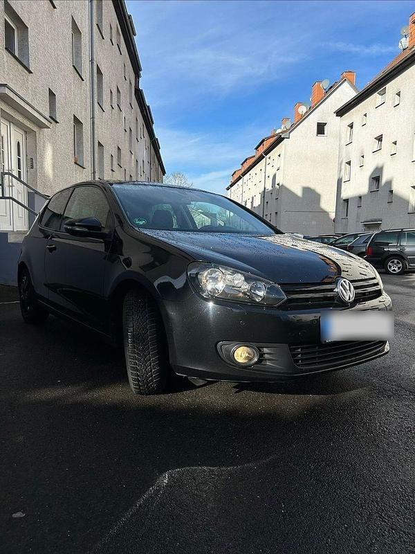Gebraucht VW Golf VII Match 105 PS (77 kW) 2012 Schwarz Limousine