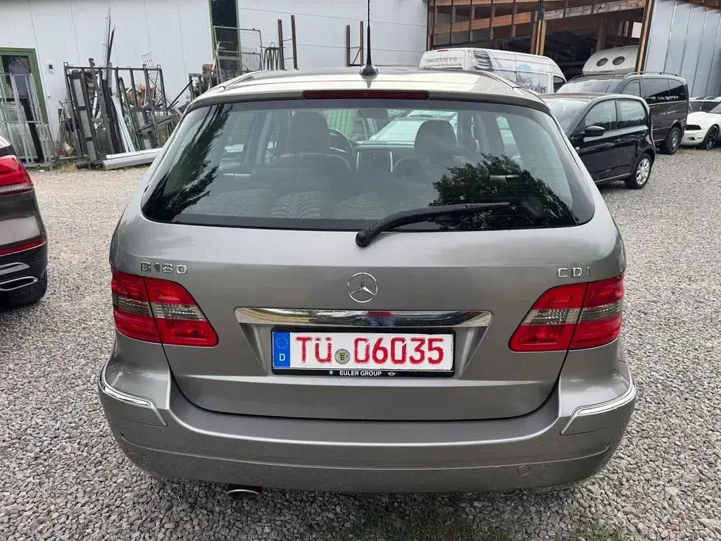 Gebraucht Mercedes B180 109 PS (80 kW) 2005 Grau Van / Kleinbus
