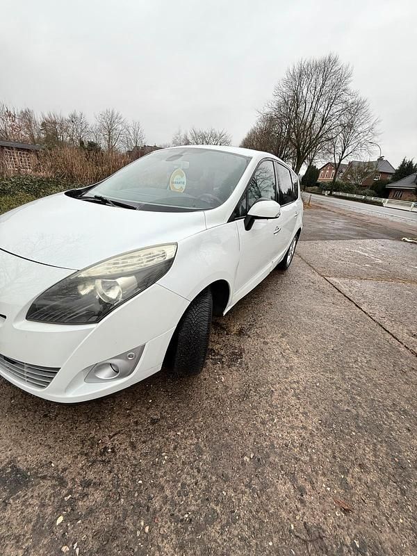 Gebraucht Renault Mégane 130 PS (95 kW) 2012 Weiß Van / Kleinbus