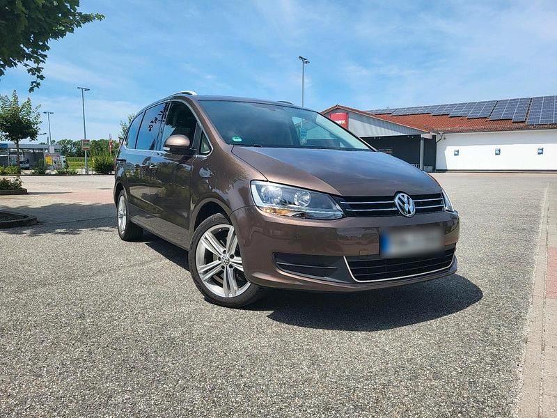 Braun Gebraucht 2011 VW Sharan Van / Kleinbus | 9.500 € (Guter Preis) - Bild 1/4