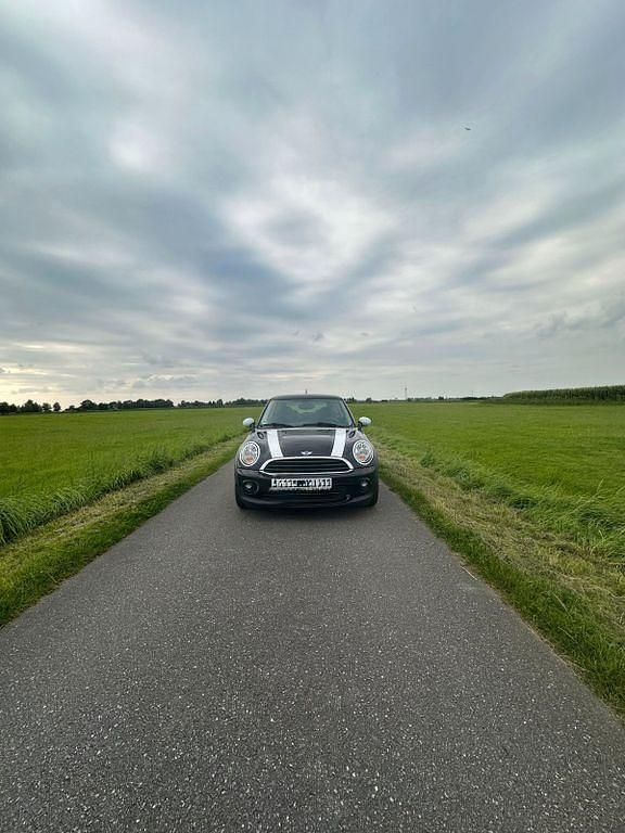 Schwarz Gebraucht 2013 Mini ONE Brick Lane Kleinwagen | 3.750 € (Guter Preis) - Bild 1/4