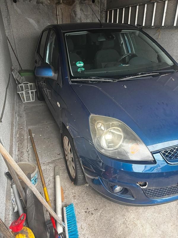 Gebraucht Ford Fiesta 55 PS (40 kW) 2008 Blau Kleinwagen