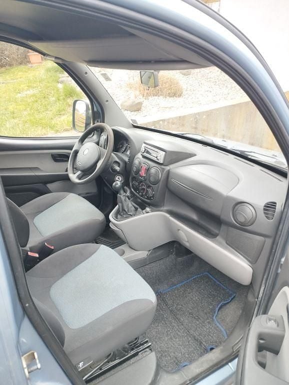 Gebraucht Fiat Doblò Active 105 PS (77 kW) 2007 Blau Van / Kleinbus