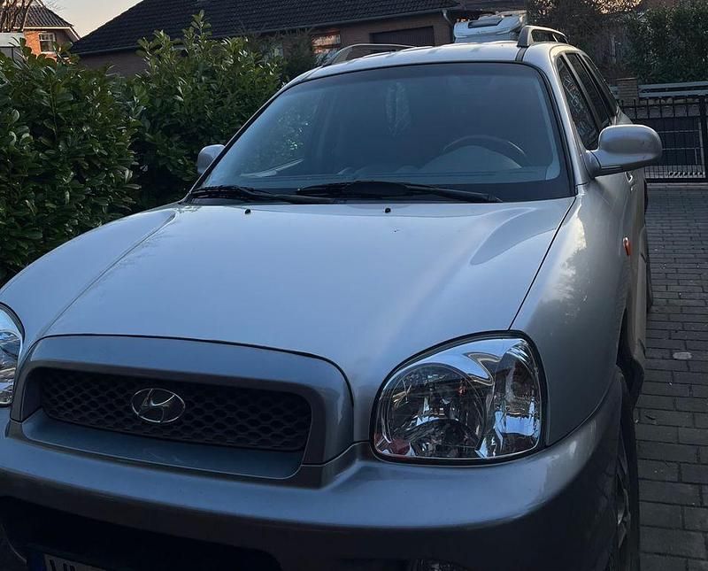 Silber Gebraucht 2004 Hyundai Santa Fe GLS SUV | 2.500 € (Fairer Preis) - Bild 1/4