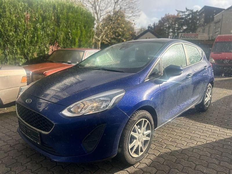 Blau Gebraucht 2018 Ford Fiesta Trend Limousine | 8.450 € (Fairer Preis) - Bild 1/4