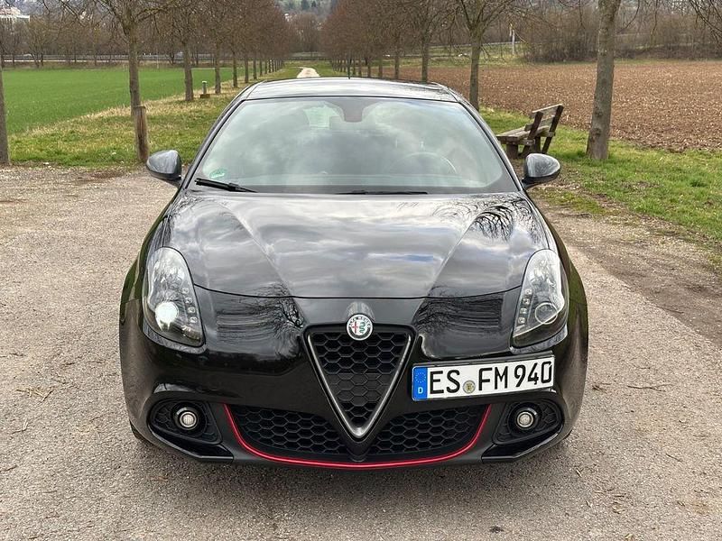Gebraucht Alfa Romeo Giulietta 150 PS (110 kW) 2017 Schwarz Kleinwagen