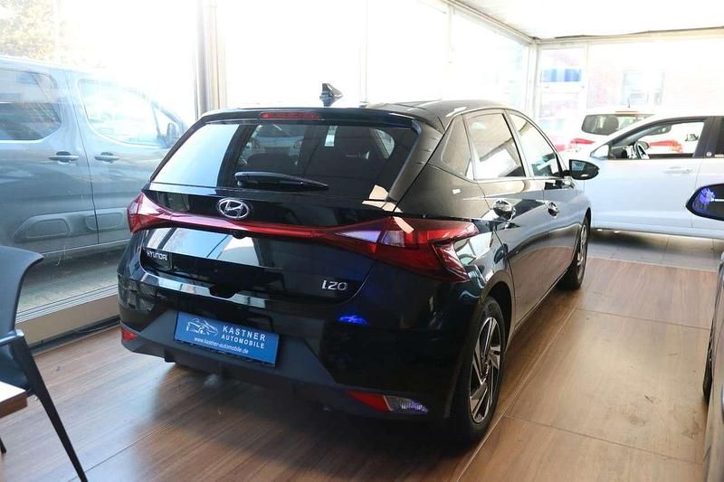 Gebraucht Hyundai i20 Edition 30 101 PS (74 kW) 2022 Schwarz Kleinwagen