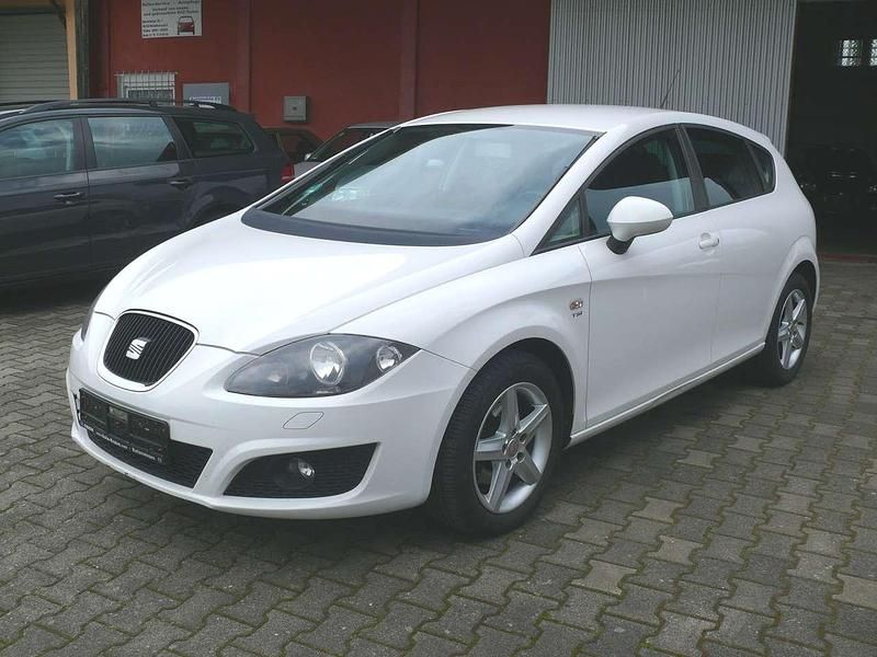 "candy" weiss Gebraucht 2012 Seat Leon Copa Kleinwagen | 4.800 € (Fairer Preis) - Bild 1/4