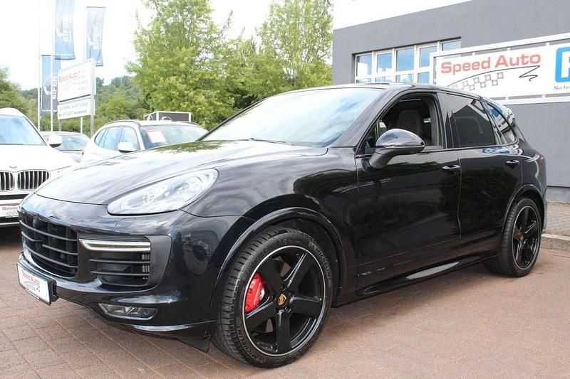 Schwarz Gebraucht 2016 Porsche Cayenne GTS Sport SUV | 43.990 € (Etwas zu teuer) - Bild 1/4