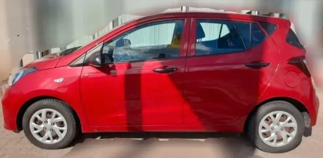 Gebraucht Hyundai i10 Classic 68 PS (50 kW) 2016 Rot Kleinwagen