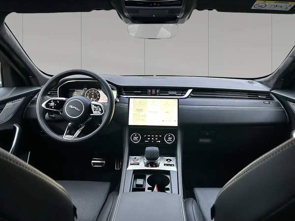 Gebraucht Jaguar F-Pace R 409 PS (300 kW) 2023 Fuji white SUV