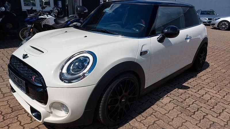 Weiß Gebraucht 2016 Mini Cooper S Kleinwagen | 16.590 € (Etwas zu teuer) - Bild 1/4