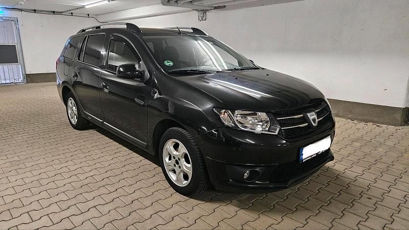 Schwarz Gebraucht 2015 Dacia Logan Limousine | 4.800 € - Bild 1/4