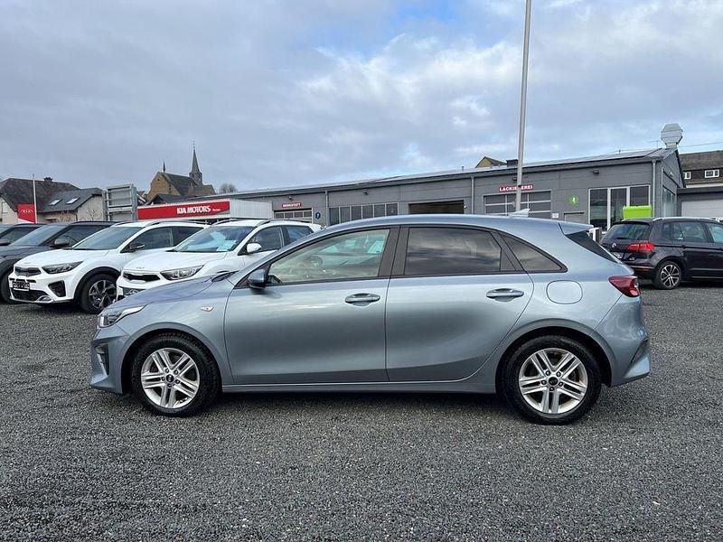 Gebraucht Kia Ceed Edition 7 99 PS (72 kW) 2019 Css) lunarsilber met. (silber Kleinwagen