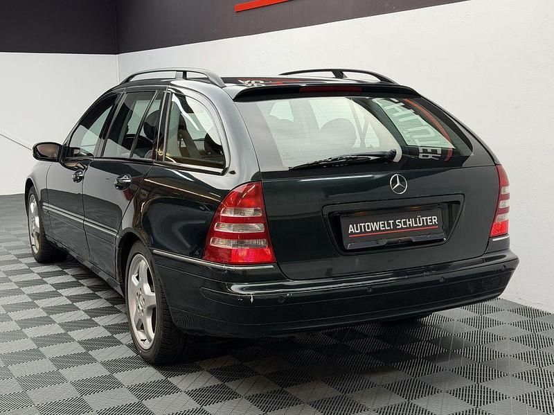 Gebraucht Mercedes C320 Elegance 218 PS (160 kW) 2002 Grün Kombi