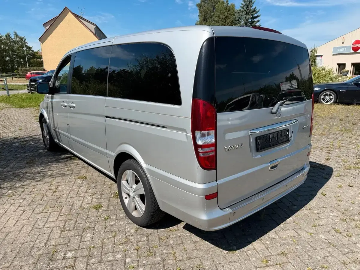 Gebraucht Mercedes Viano 143 PS (105 kW) 2013 Silber Van / Kleinbus