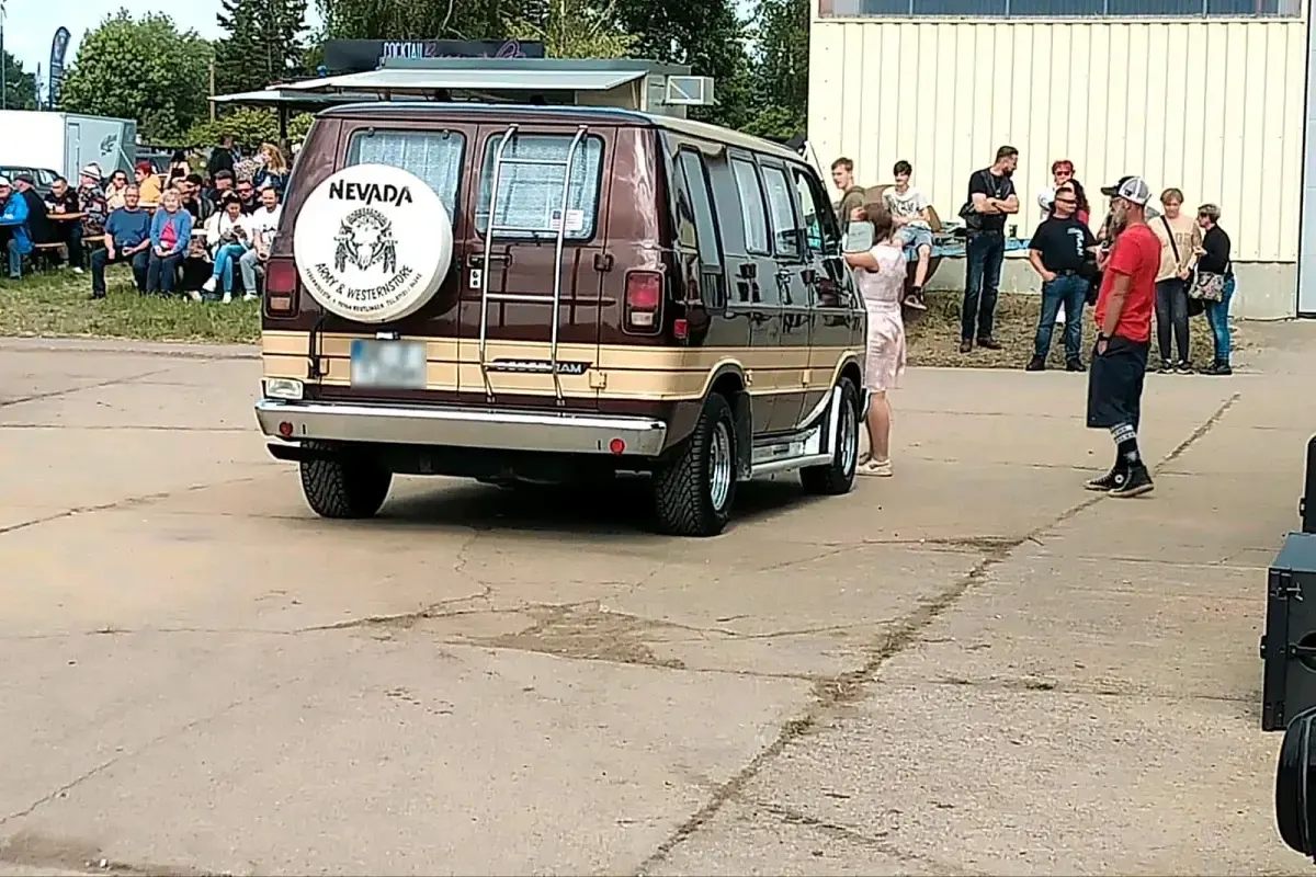 Gebraucht Dodge Ram 117 PS (86 kW) 1982 Braun Pickup