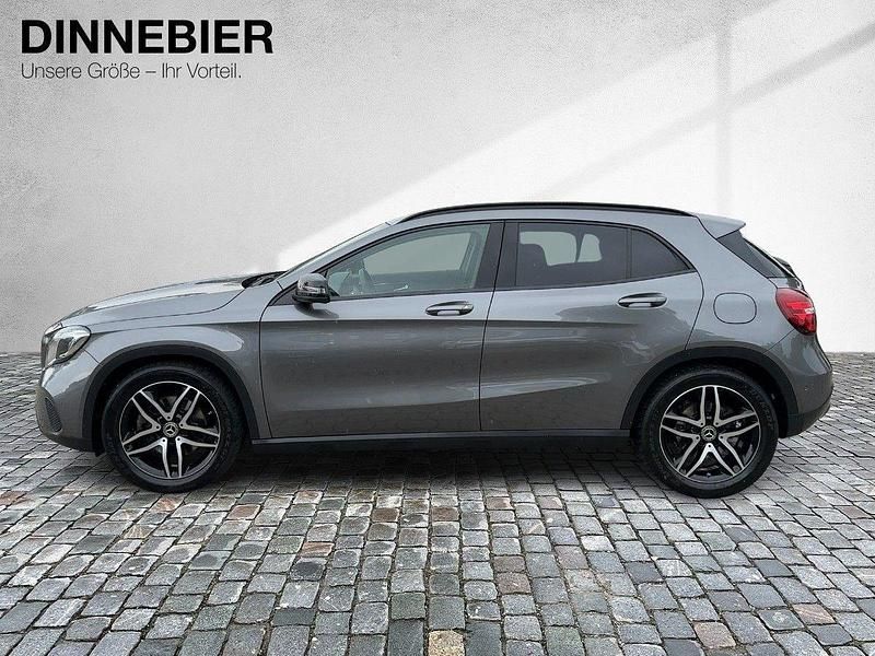 Gebraucht Mercedes GLA220 Urban 184 PS (135 kW) 2019 Grau SUV