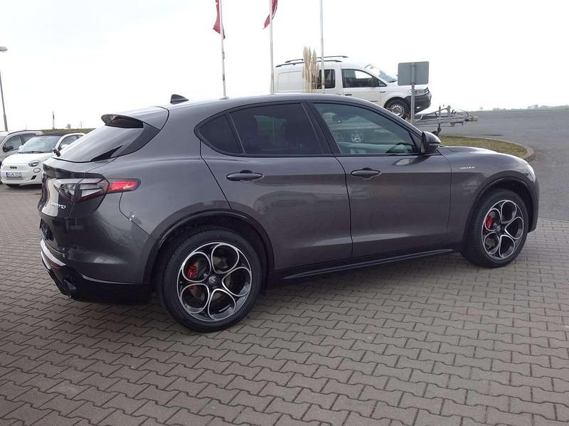 Gebraucht Alfa Romeo Stelvio Veloce 280 PS (205 kW) 2024 Grigio vesuvio, metallic SUV