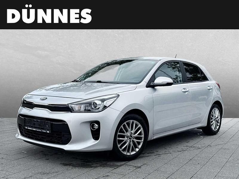 Seidensilber metallic Gebraucht 2018 Kia Rio DREAM-TEAM Edition Limousine | 9.995 € (Fairer Preis) - Bild 1/4