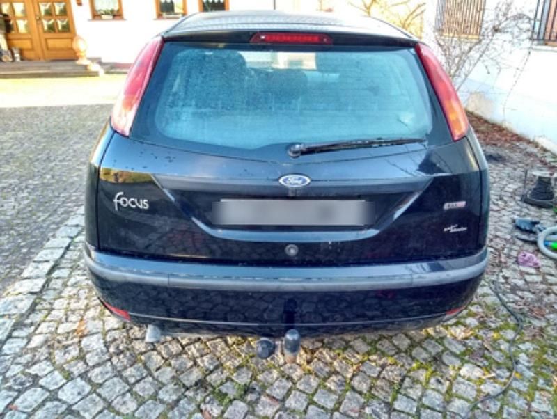 Gebraucht Ford Focus Trend 116 PS (85 kW) 2002 Schwarz Limousine