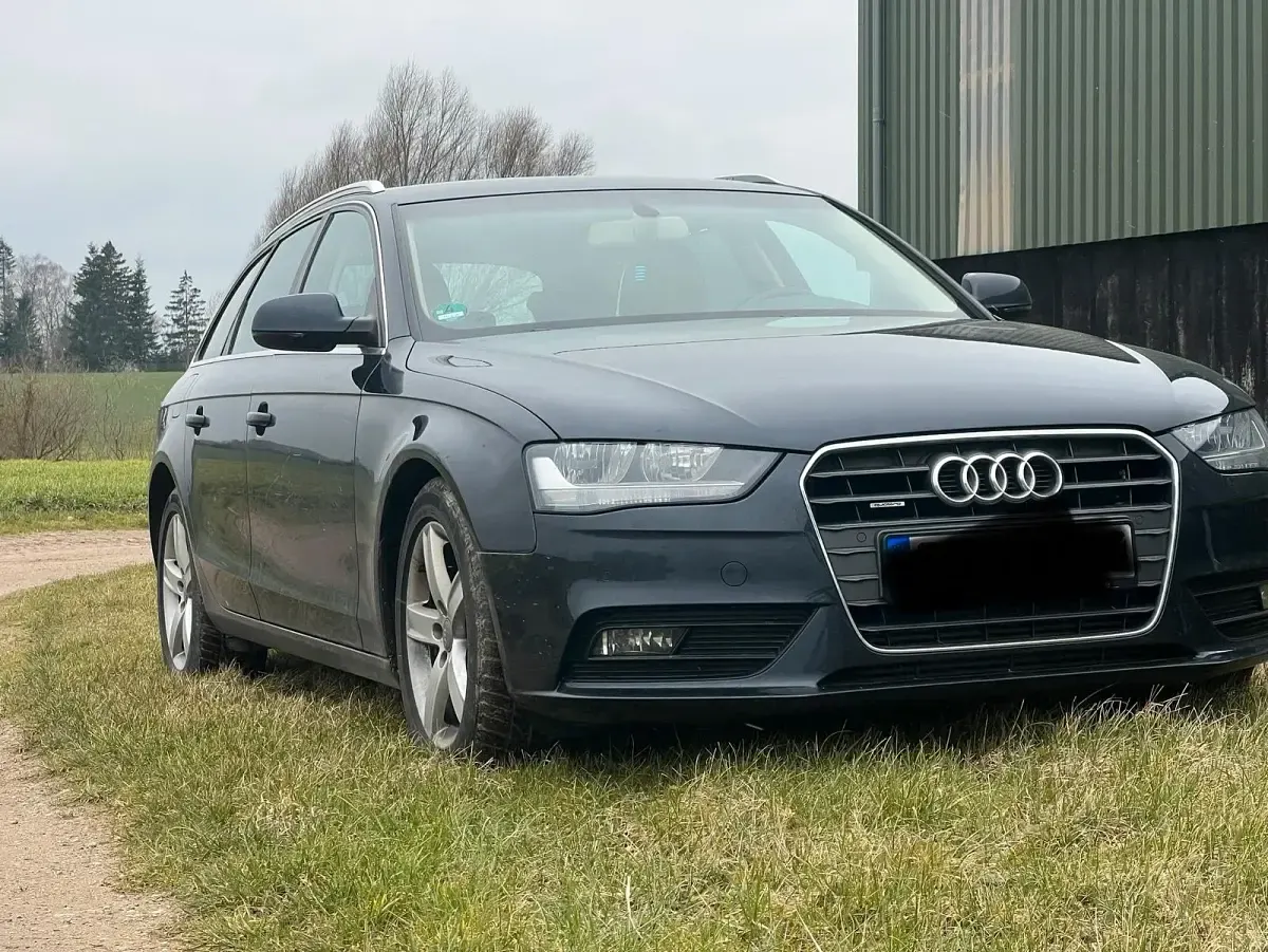 Gebraucht Audi A4 245 PS (180 kW) 2012 Blau Kombi