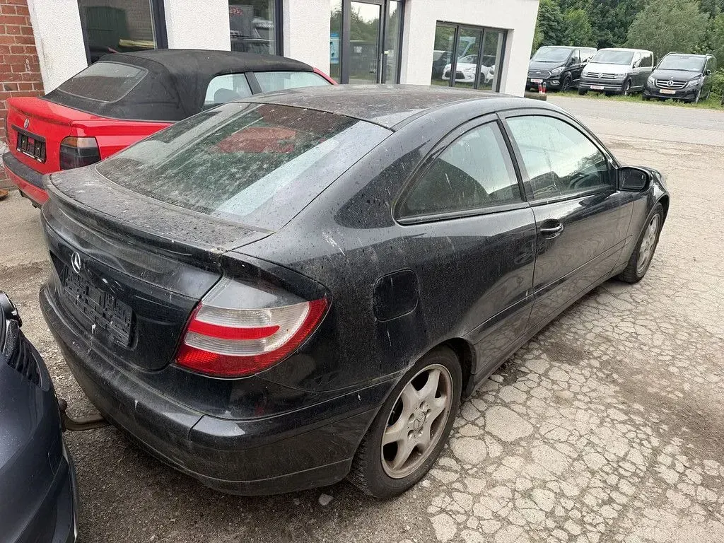 Gebraucht Mercedes C200 122 PS (89 kW) 2005 Schwarz Coupé