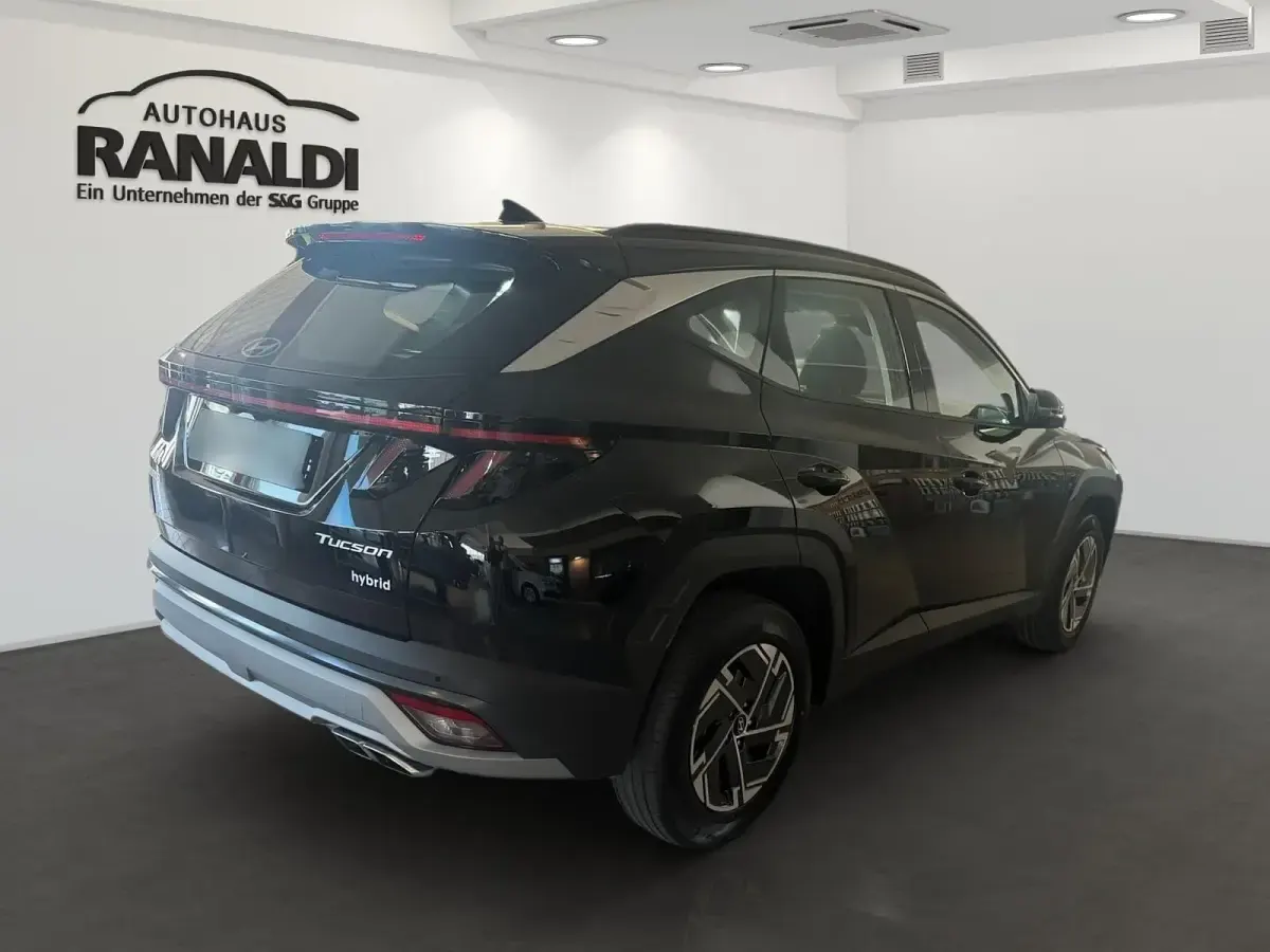 Używany Hyundai Tucson Select 239 KM (175 kW) 2025 Czarny SUV