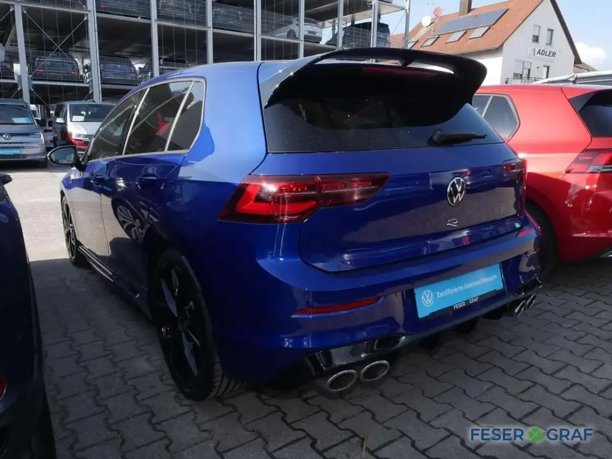 Second-hand VW Golf VIII R 333 CP (244 kW) 2024 Albastru Berlinǎ