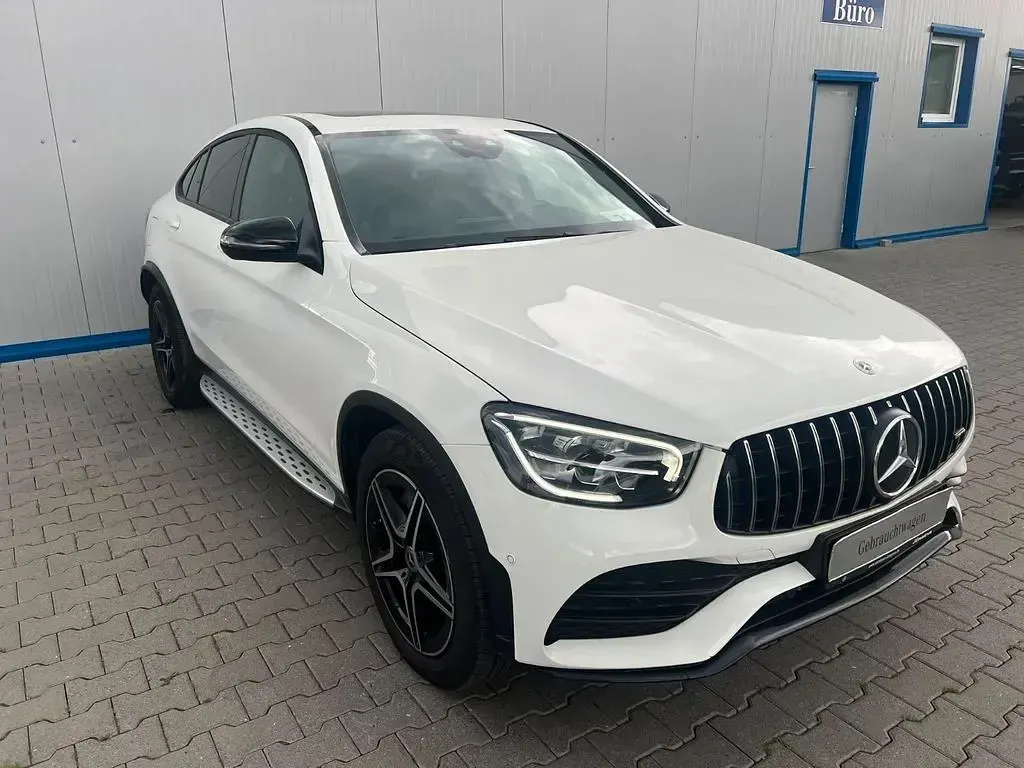 Gebraucht Mercedes GLC300de AMG 194 PS (142 kW) 2022 Weiß Coupé