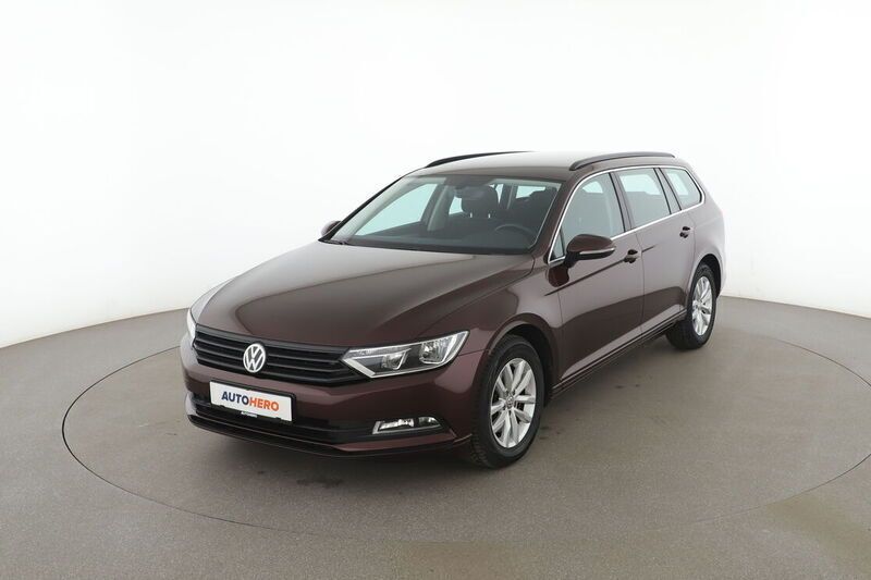 Rot Gebraucht 2017 VW Passat Comfortline Kombi | 15.890 € (Guter Preis) - Bild 1/4