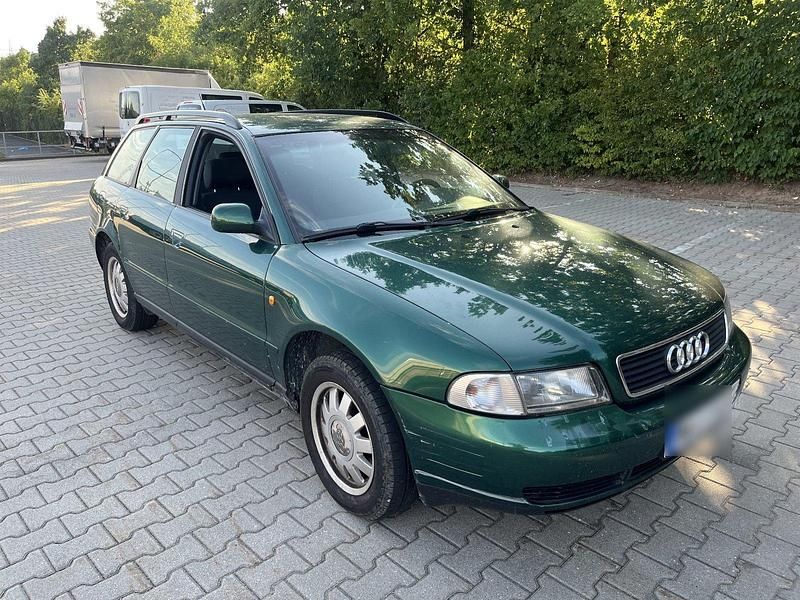Grün Gebraucht 1998 Audi A4 Kombi | 1.000 € (Fairer Preis) - Bild 1/4