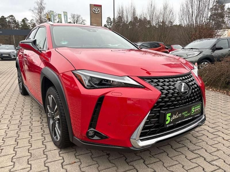 Gebraucht Lexus UX 250h 184 PS (135 kW) 2022 Solid red SUV