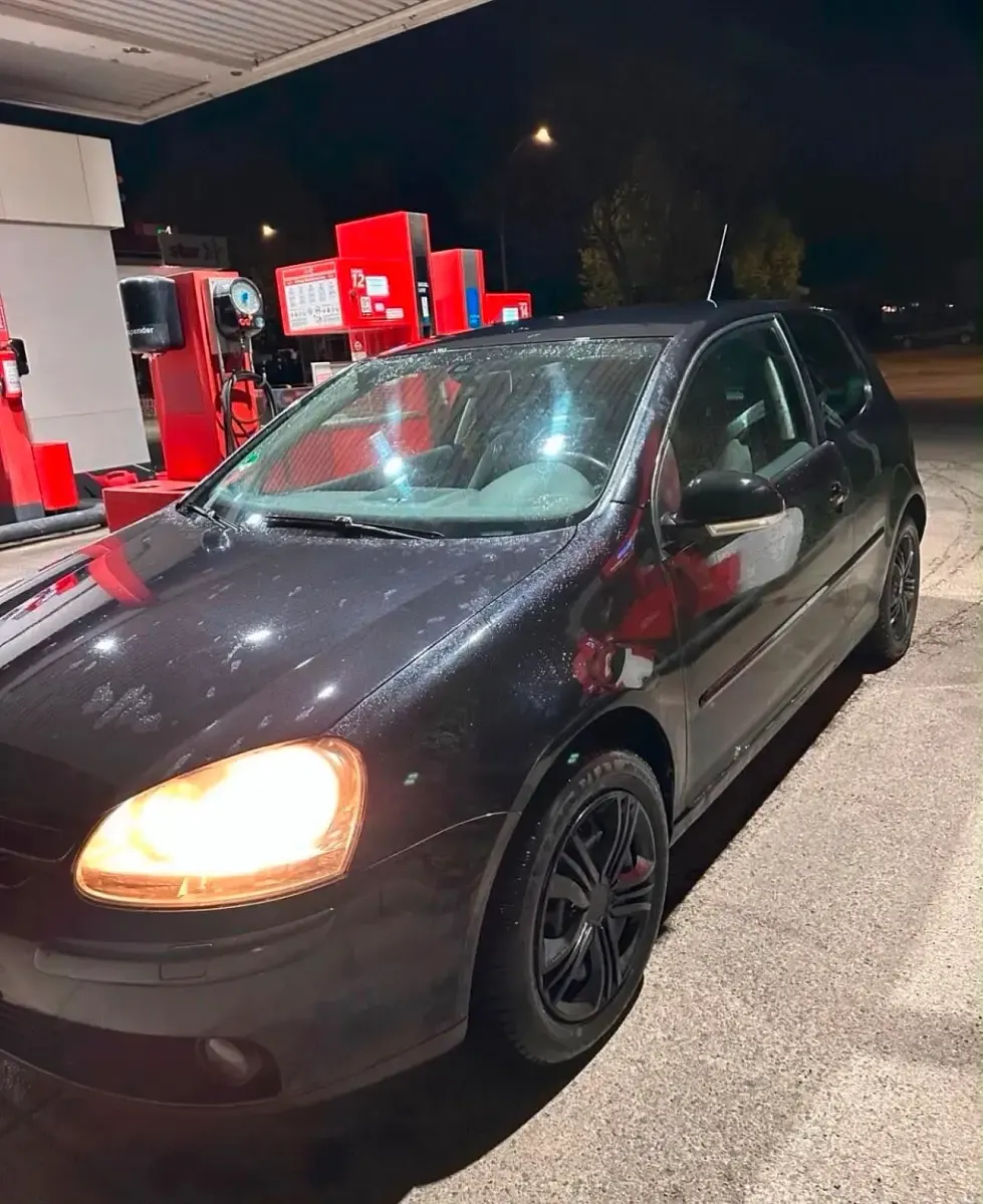 Gebraucht VW Golf V 80 PS (58 kW) 2007 Schwarz Kleinwagen