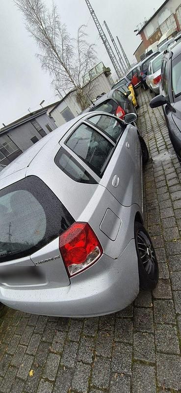 Gebraucht Chevrolet Kalos 72 PS (52 kW) 2005 Silber Kleinwagen