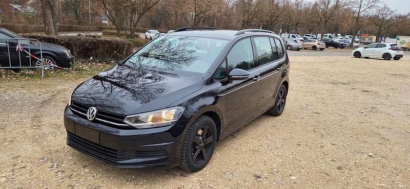 Schwarz Gebraucht 2019 VW Touran Van / Kleinbus | 22.999 € (Teuer) - Bild 1/4