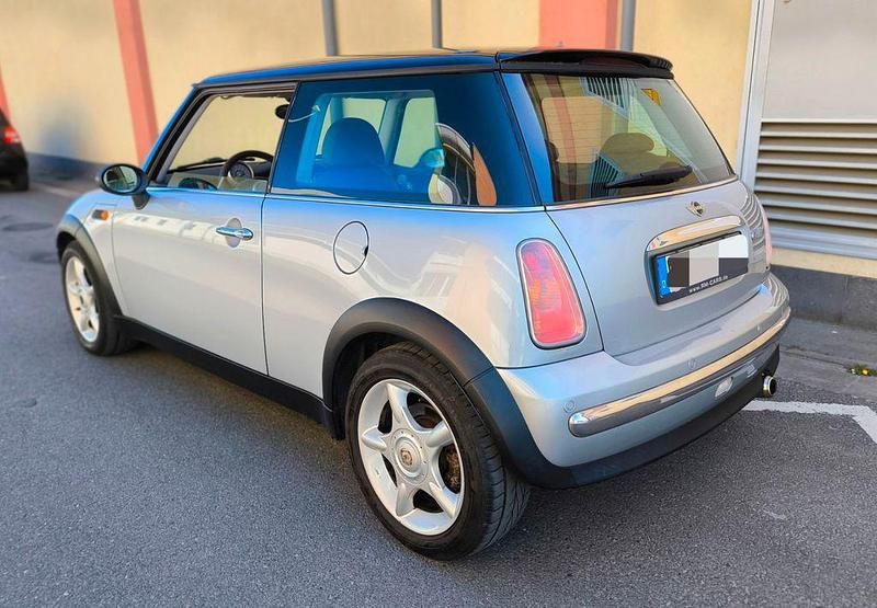 Usado Mini Cooper 116 HP (85 kW) 2003 Prateado Citadino